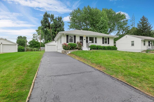 Building Photo - 132 Elmdale Ct