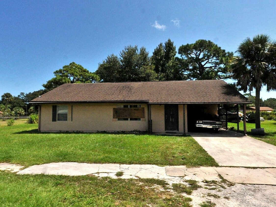 Foto principal - 2808 Navajo Ave