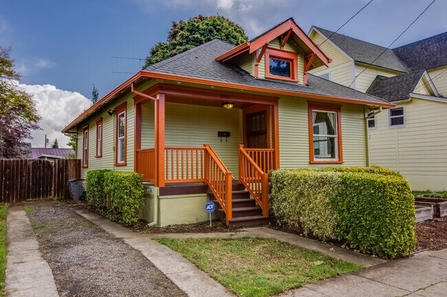 Foto del edificio - NO APPLICATION FEE Updated and Fresh 3  Be...
