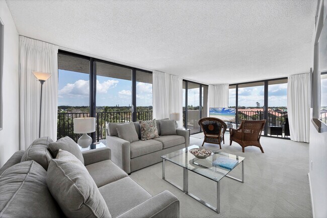 Foto del edificio - 1055 Beach Rd
