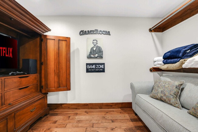 Foto del edificio - 201 Shady Ozark Ln