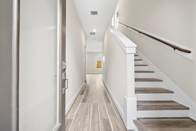 Foto del edificio - 7522 Sandle St