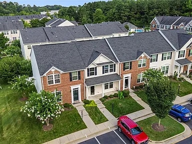 Building Photo - 8127 Creekside Village Dr