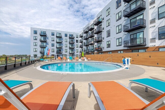 Foto del edificio - Hello Apartments