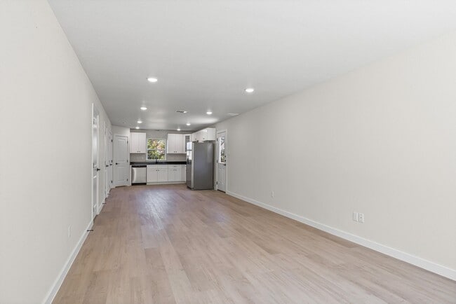 Building Photo - Brand New, Modern, and Ready for You in Temple, TX!