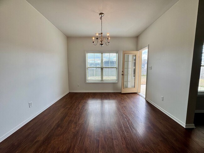 Building Photo - Riverbrooke