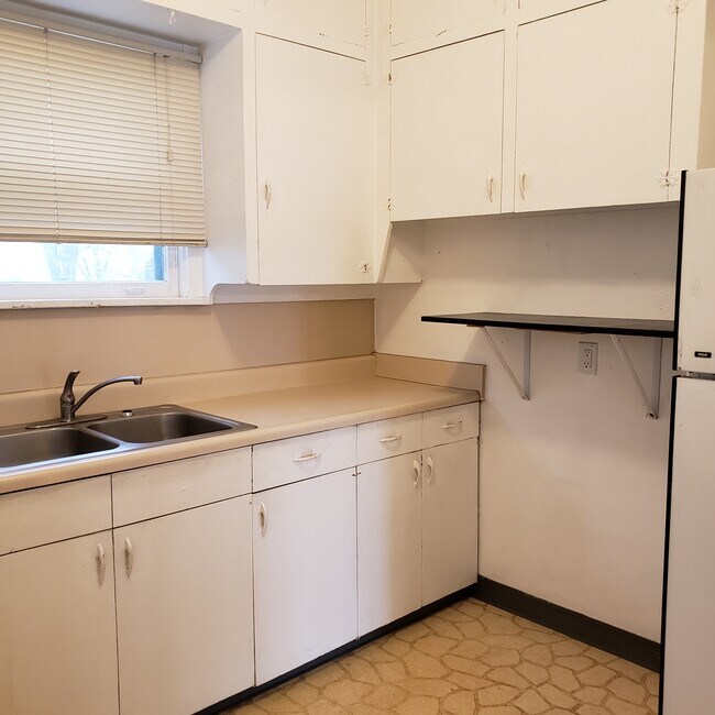 Foto del edificio - 2145 Scottwood Ave