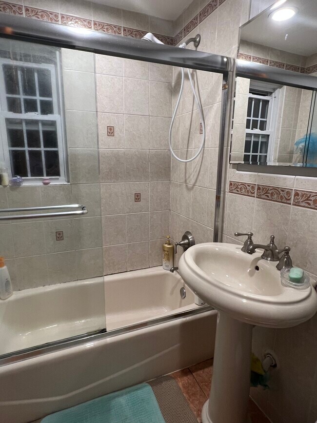 Bathroom - 72 Clark Ct