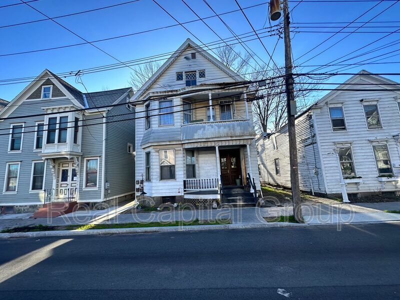 7 N College St Unit Apt 1R, Schenectady, NY 12305 Condo for Rent in