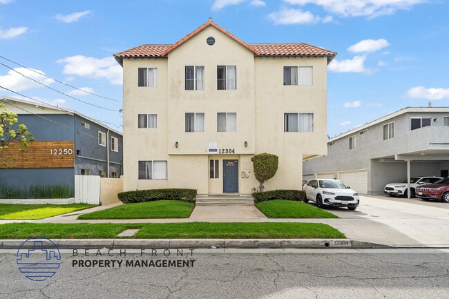 Building Photo - 12304 Grevillea Ave.