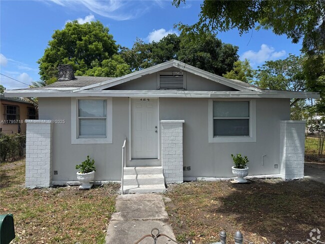 Building Photo - 153 NW 35th St