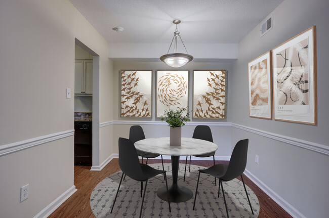 Foto del edificio - Homewood Heights Apartment Homes