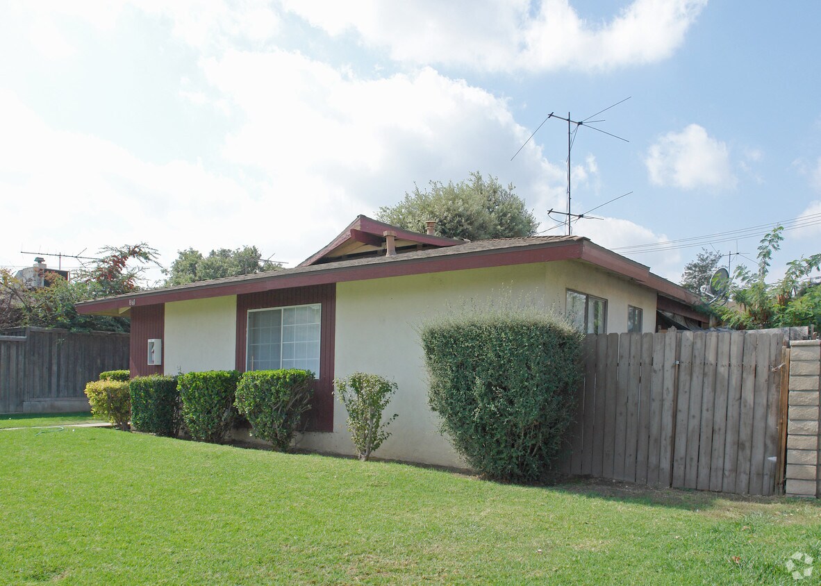 Building Photo - 860 S Sherman Ave