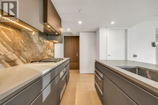 Building Photo - 889 Pacific St