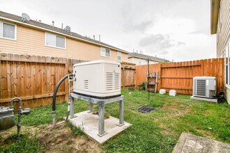 Building Photo - 6011 Shadow Isle Ln