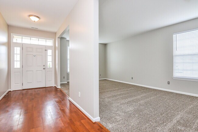 Foto del edificio - 306 Hope Valley Rd