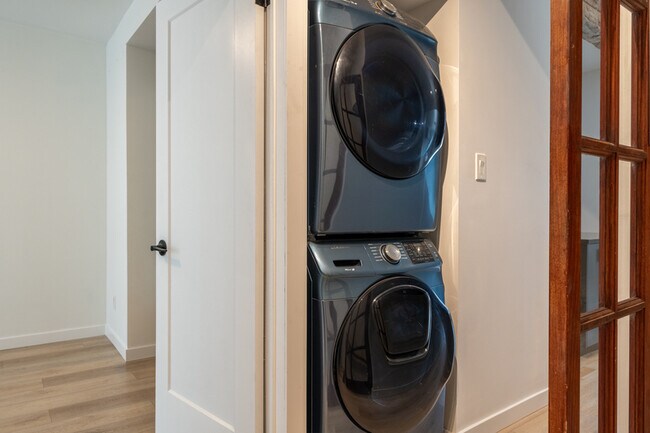 Photo du bâtiment - 41 Burlington St E