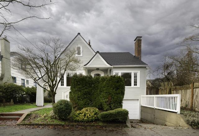 Foto principal - 4 bedroom in Seattle WA 98103