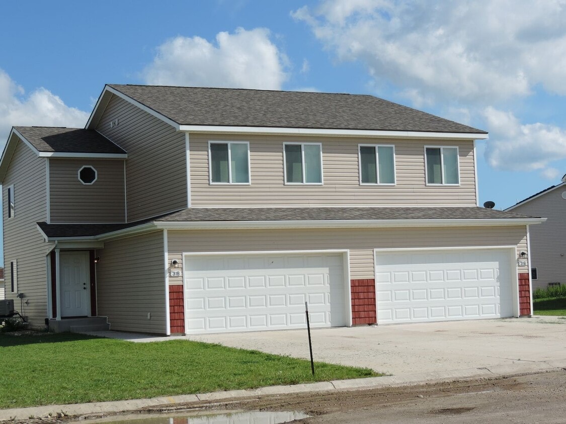 Primary Photo - Spacious Duplex in Stanley, ND
