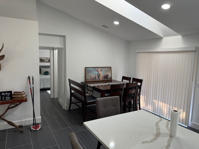 Foto del edificio - 1740 16th St NE