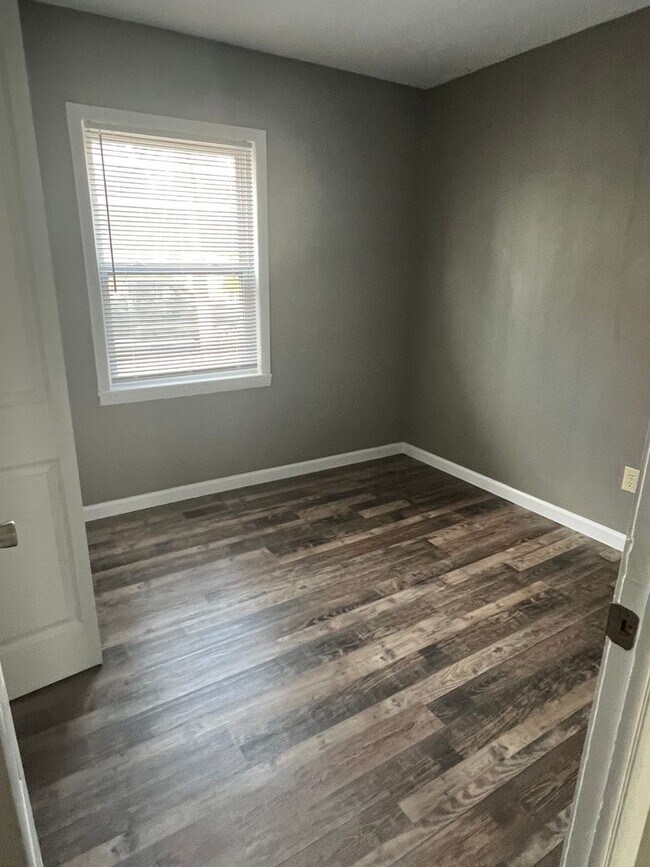 Foto del edificio - 617 W Owens St