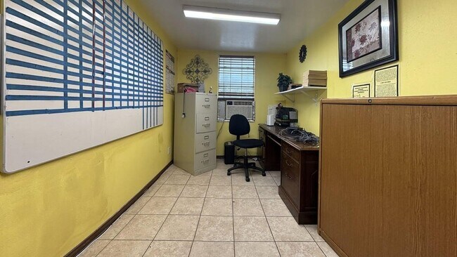 Foto del edificio - 7975 Booker St