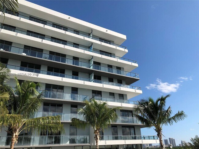Foto del edificio - 2960 NE 207th St