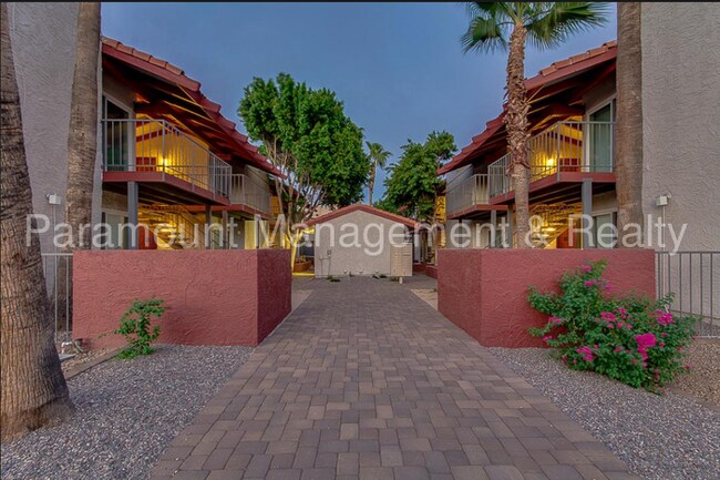 Building Photo - **Move in special!** Beautiful 2 bed/1 bath