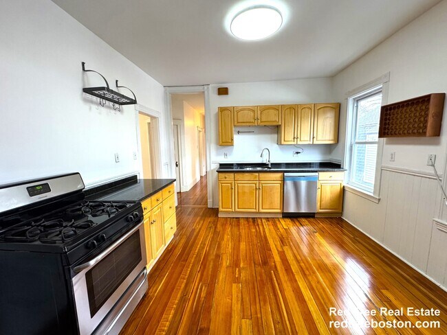 Building Photo - 67 Washburn Ave