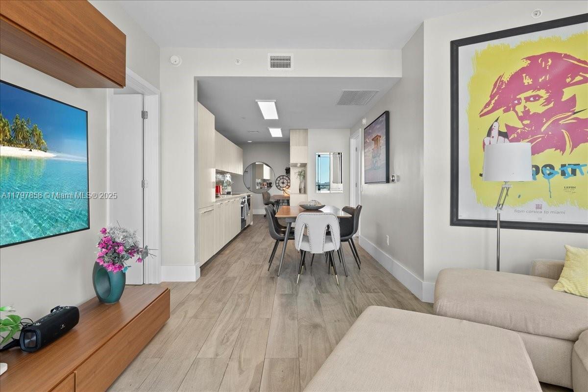 Foto principal - 501 NE 31st St