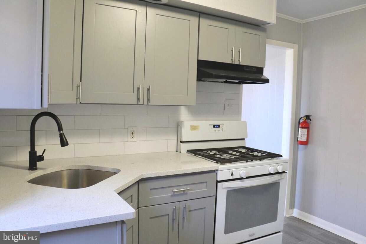 144 Washington St, Mount Holly, NJ 08060 House Rental in Mount Holly