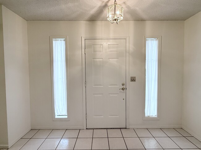 Foto del edificio - 9620 River Ridge Rd