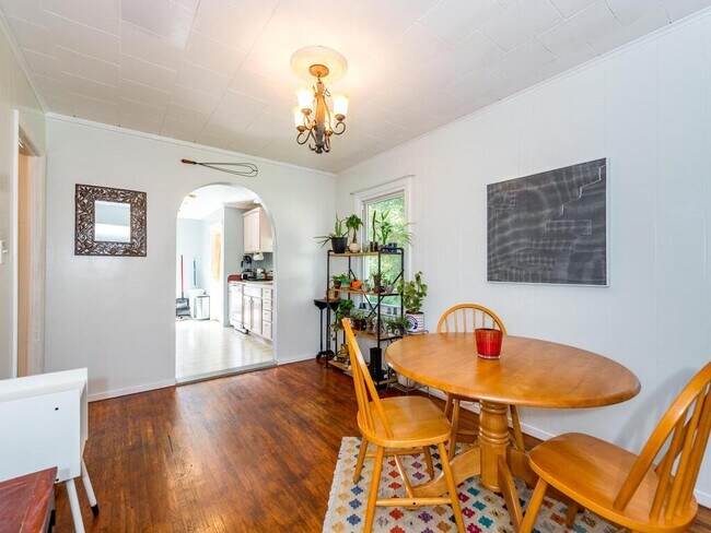 Foto del edificio - 211 Woodland Drive