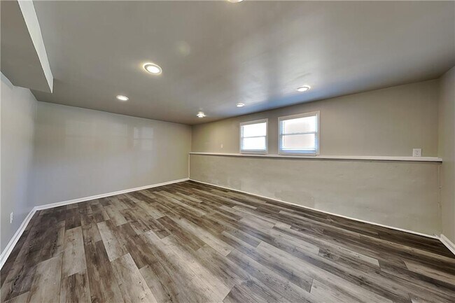 Foto del edificio - 2453 Lorrie Dr