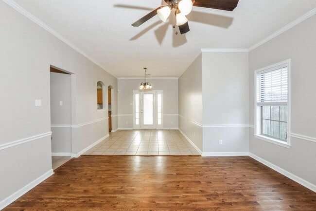 Building Photo - 120 Penny Ln