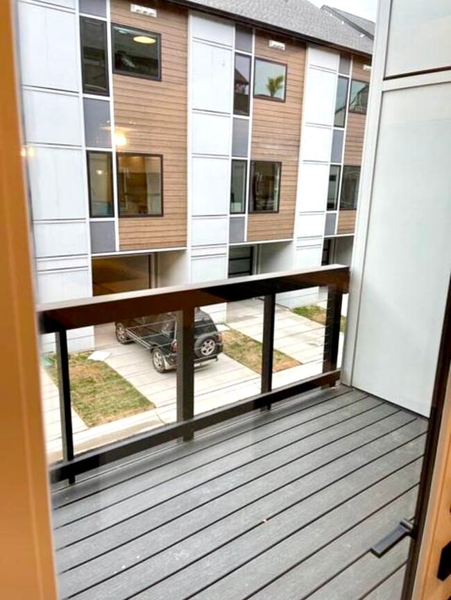 Building Photo - 1231 Minter Pl