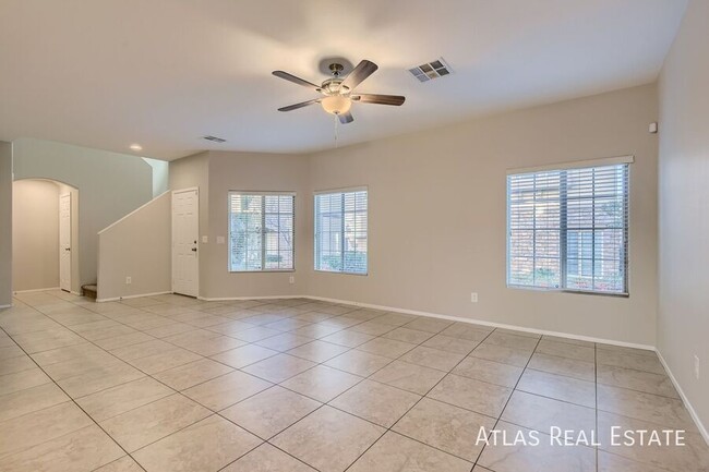 Foto del edificio - 9489 Alma Ridge Ave