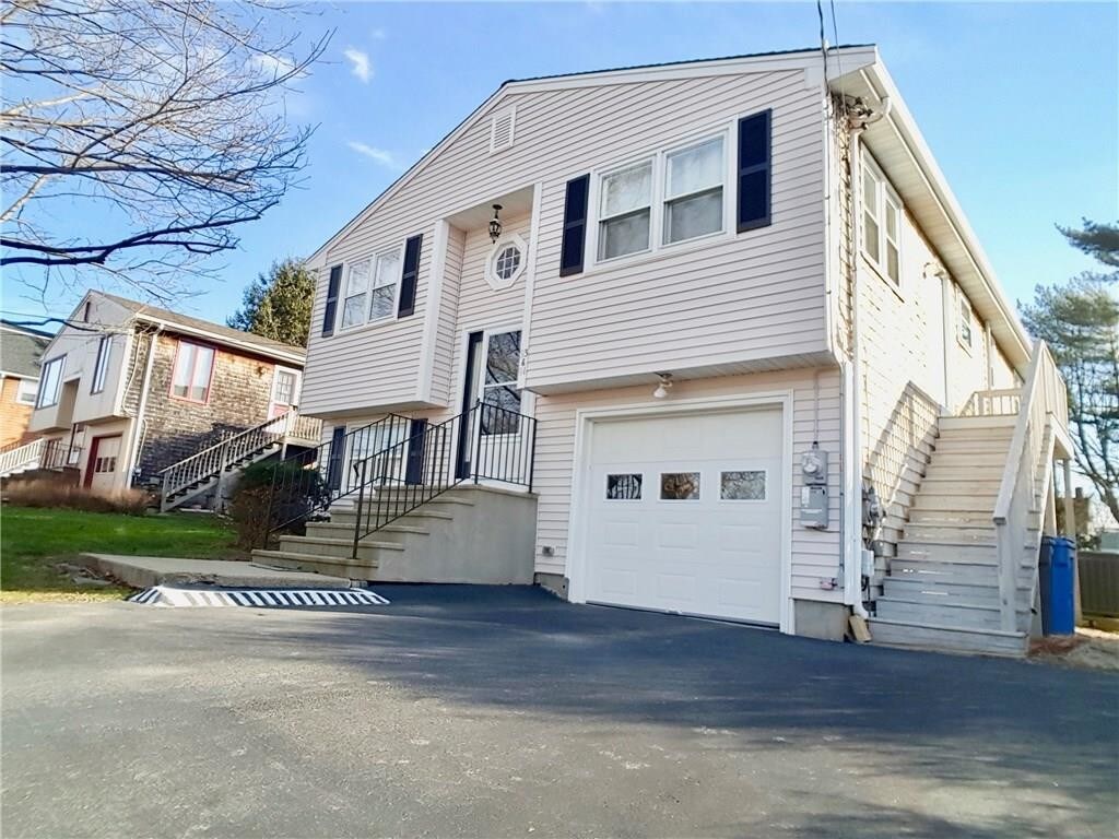 9193 Reservoir Rd Unit 1, Middletown, RI 02842 Room for Rent in