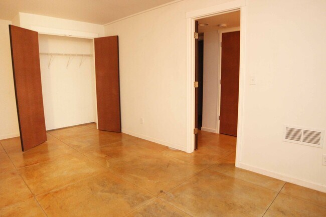 Foto del edificio - 318-320 W Myrtle