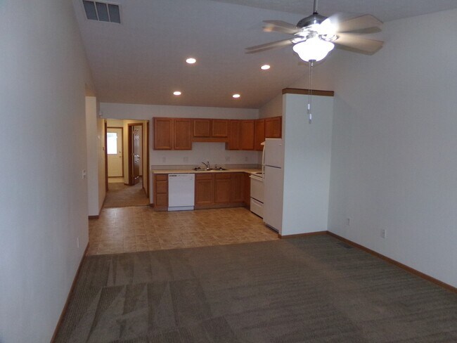 Building Photo - 106 Brookside Dr