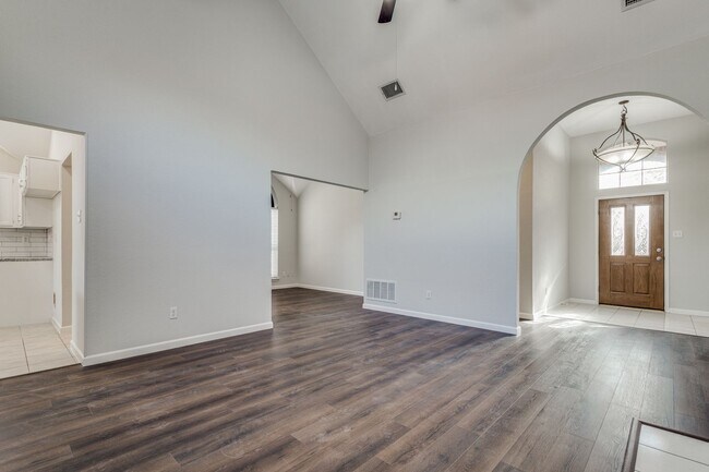 Foto del edificio - 2317 Suntree Ln