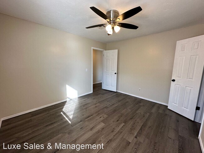 Foto del edificio - 3 br, 2 bath House - 522 Peppertree Lane