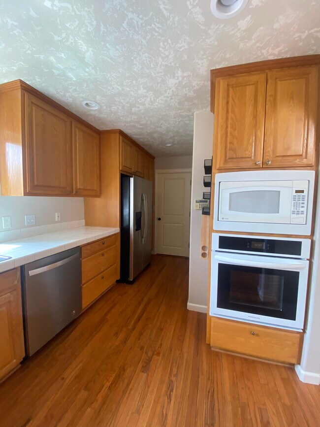 Building Photo - 748 Mule Deer St NW