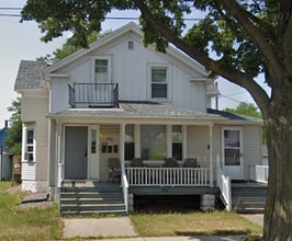 Building Photo - 1022 Pine St