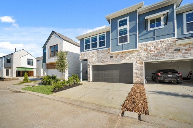 Building Photo - 2207 Diagonal Ln