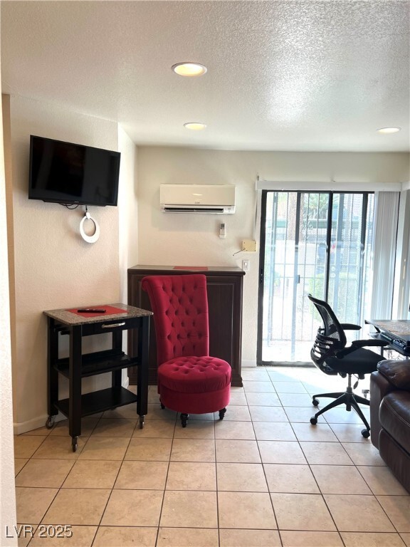 Building Photo - 490 Elm Dr