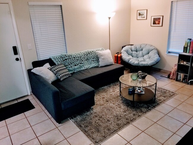 Building Photo - 1 Bed, 1 Bath. Condo! Next to the Heart of NAU Campus!  - Students & Cats OK!! NO Dogs! Avail. Ma...