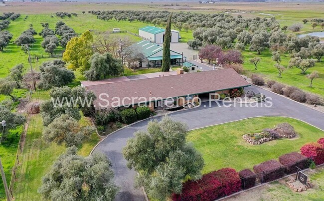 Foto del edificio - 3 br, 2 bath House - 940 S Brewer Road
