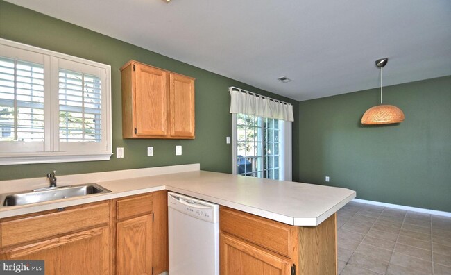 Building Photo - 1303 Kenwood Dr