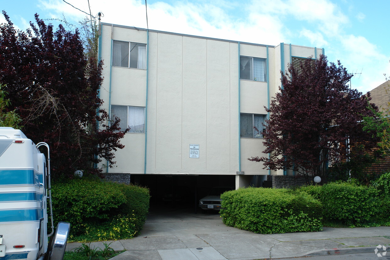 Building Photo - 2120 Grant St